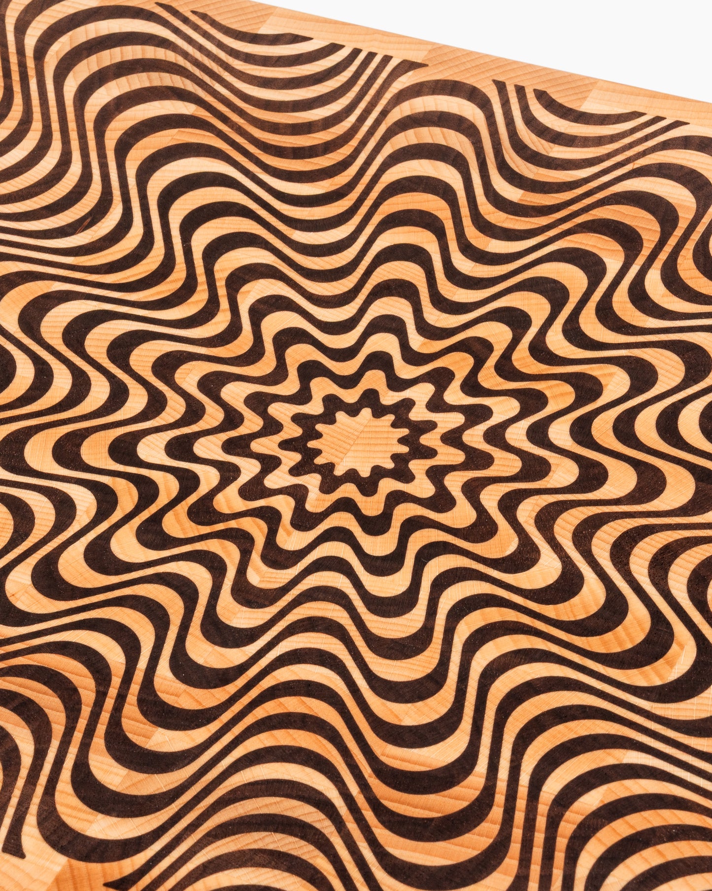 End Grain Cutting Board with Optical Illusion pattern inlay
