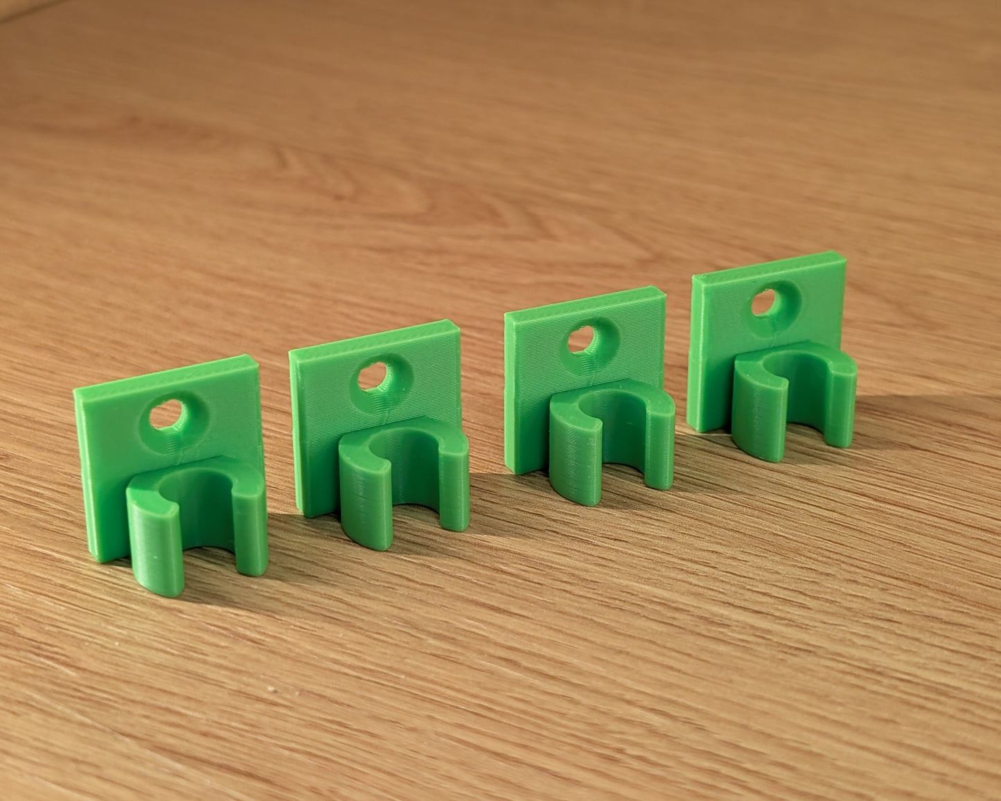 Universal Clip for 8mm Wooden Dowel | Univerzálny Klip na 8mm Drevený Kolík